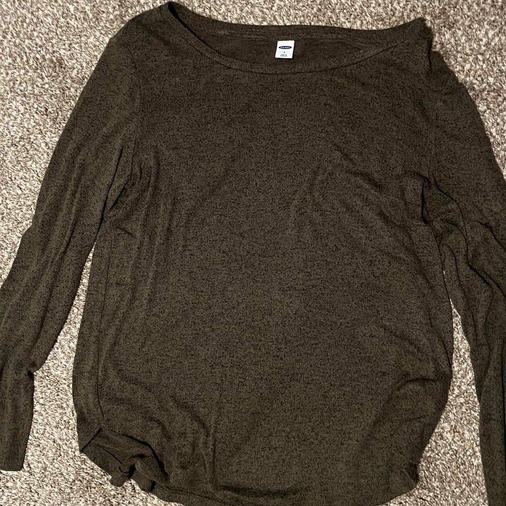 Green long sleeve soft shirt
